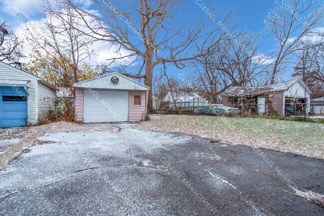 Building Photo - 2306 Pennsylvania Ave