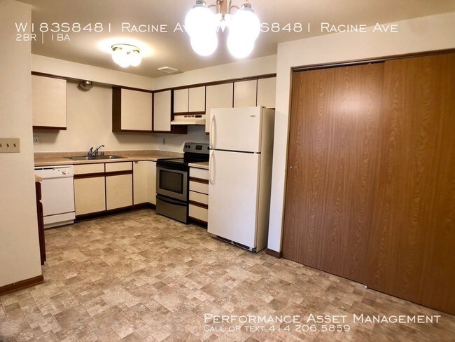 Foto del edificio - W183S8481 Racine Ave
