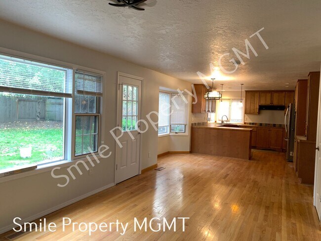 Building Photo - Spacious 5 bedrooms house in Beaverton