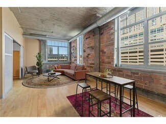 Building Photo - 521 S 7th St