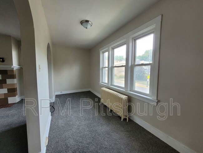 Building Photo - 3853 Brighton Rd