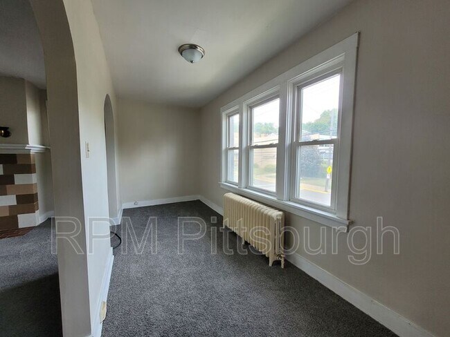 Photo - 3853 Brighton Rd House