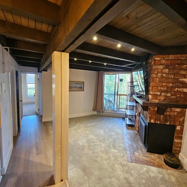 Building Photo - 2100 Lodgepole Cir