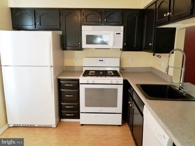 Building Photo - 2406B Shurlock Ct