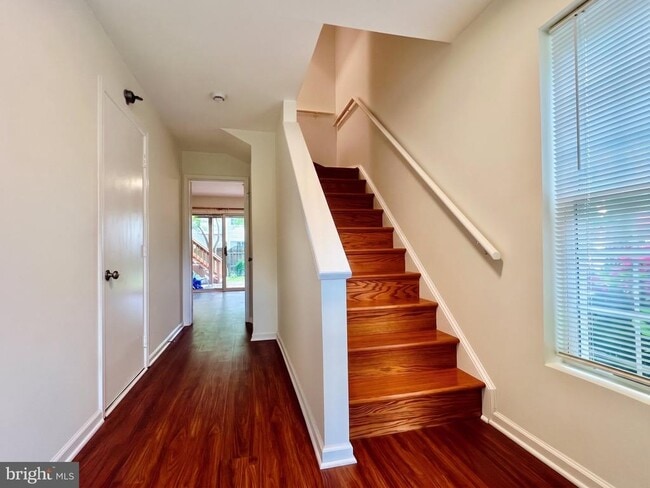 Building Photo - 5635 Gosling Dr