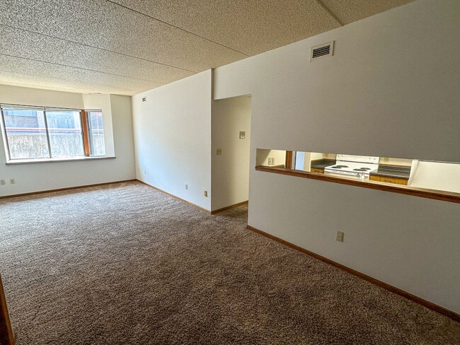 Interior Photo - 246 N Hyland Ave