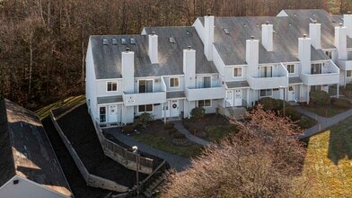 Building Photo - 187 Lovers Ln