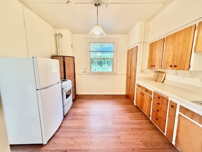 Building Photo - 69 Etruria St