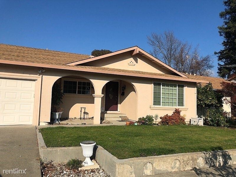 Primary Photo - 4 br, 2 bath House - 634 Matson Drive