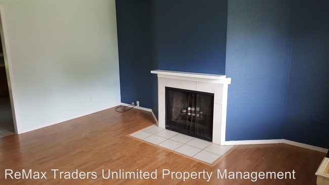 Foto del edificio - 3 br, 1 bath House - 115 Almond