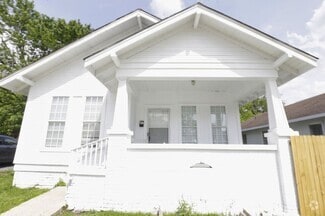 Building Photo - 338 S 11th St
