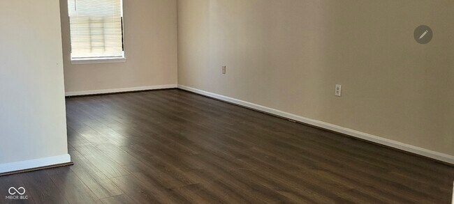 Foto del edificio - 4519 Woodland Ct