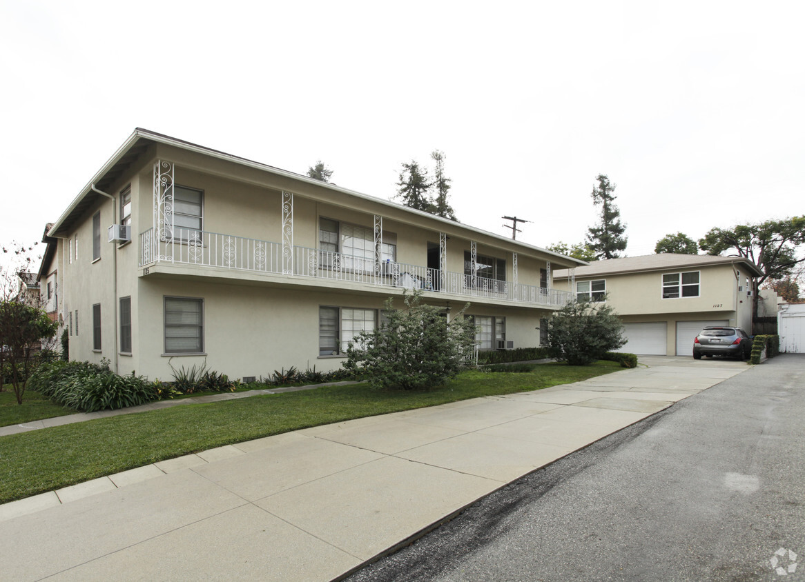 Foto principal - 1125-1127 N Monterey St