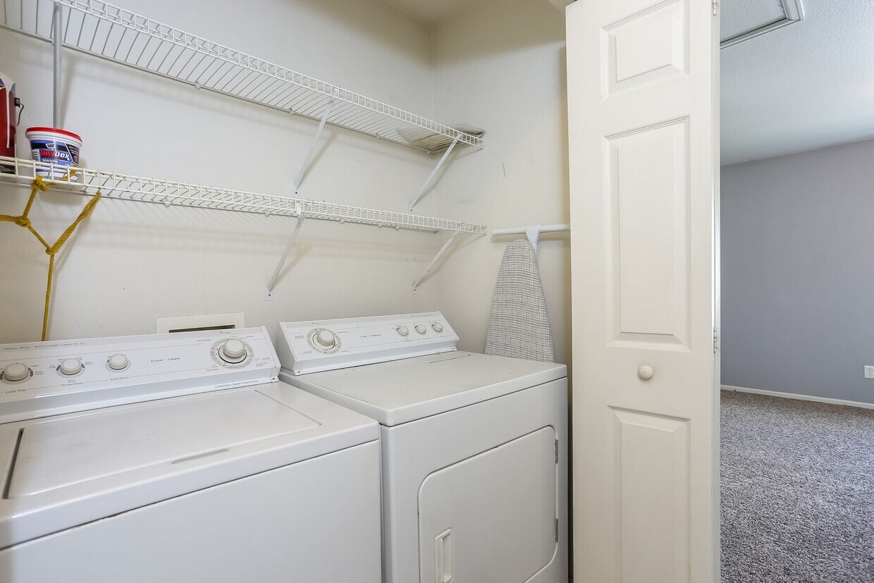 Foto principal - 1020 Rolland Moore Dr