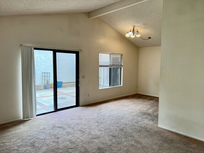 Building Photo - Tanglewood 3 Bedroom, Corner Unit-New Floo...