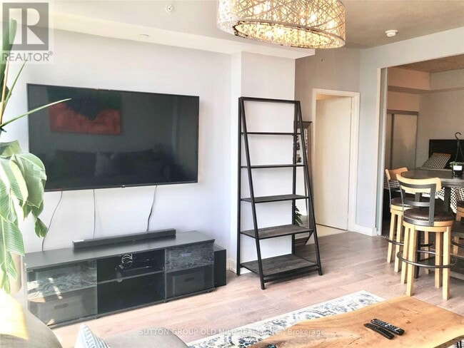 Building Photo - 1190 Dundas St E