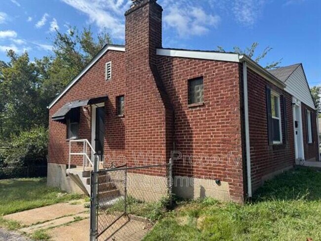 Foto del edificio - 7738 Canton Ave