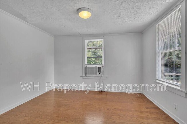 Building Photo - 402 Acklen Park Dr