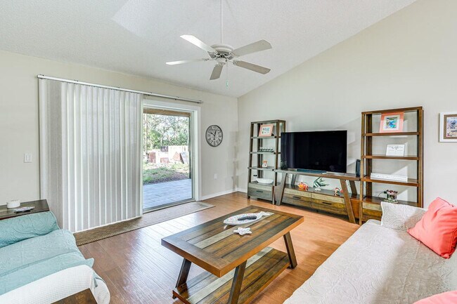 Building Photo - 10444 Copperwood Dr