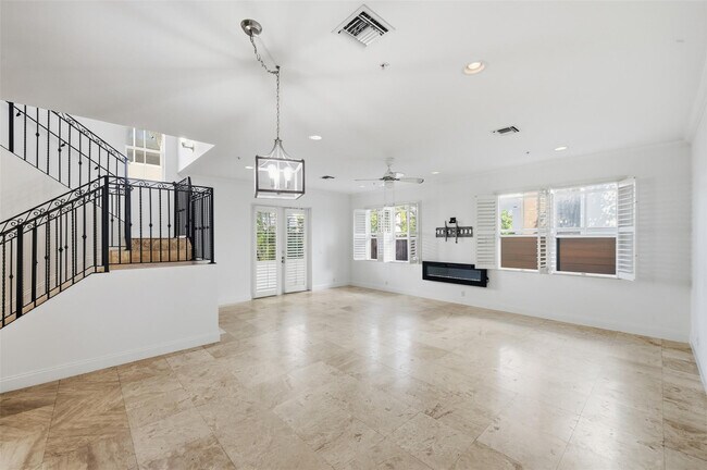 Building Photo - 2515 NE 18th St