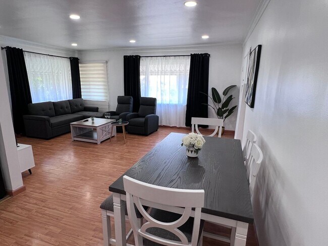 Foto del edificio - 2 Bedroom Condo in Los Angeles