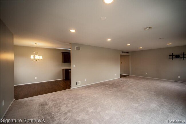 Building Photo - 4459 Laurel Club Cir