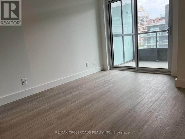 Photo du bâtiment - 625-625 Sheppard Ave E
