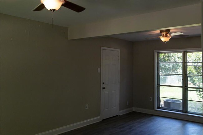Foto del edificio - 2524 Driftwood St