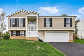Building Photo - 3251 Foxpoint Dr