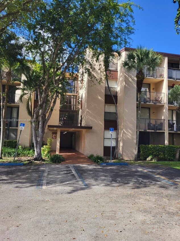14221 N Kendall Dr Unit 309C, Miami, FL 33186 Condo for Rent in Miami