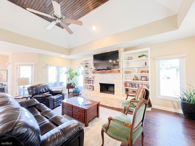Building Photo - 2 br, 2 bath Condo - 1911 Clubhouse Hill D...