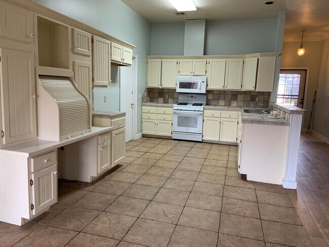 Foto del edificio - 1920 Gebron Dr