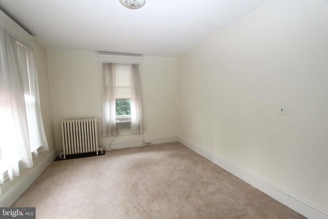 Building Photo - 312 S Samuel St