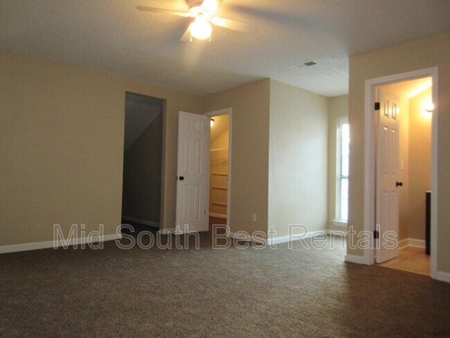 Foto del edificio - 5806 Sunny Morning Dr