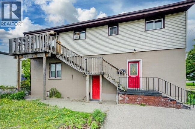 Building Photo - 324 Maple Ave