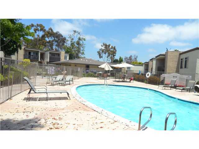 Foto del edificio - Charming 1-Bedroom Condo with Park-Like Views in Gated Community