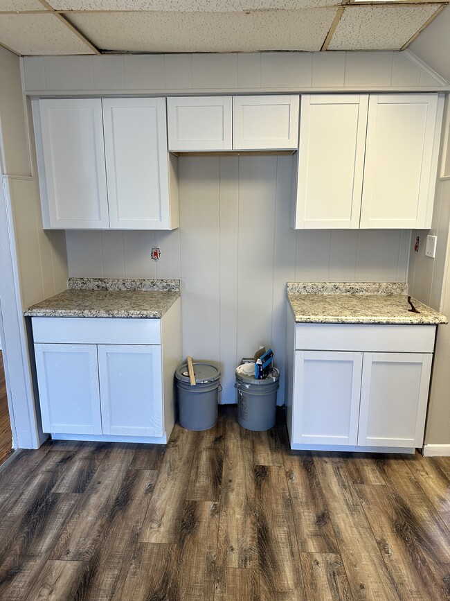 Building Photo - 49 Neome Dr