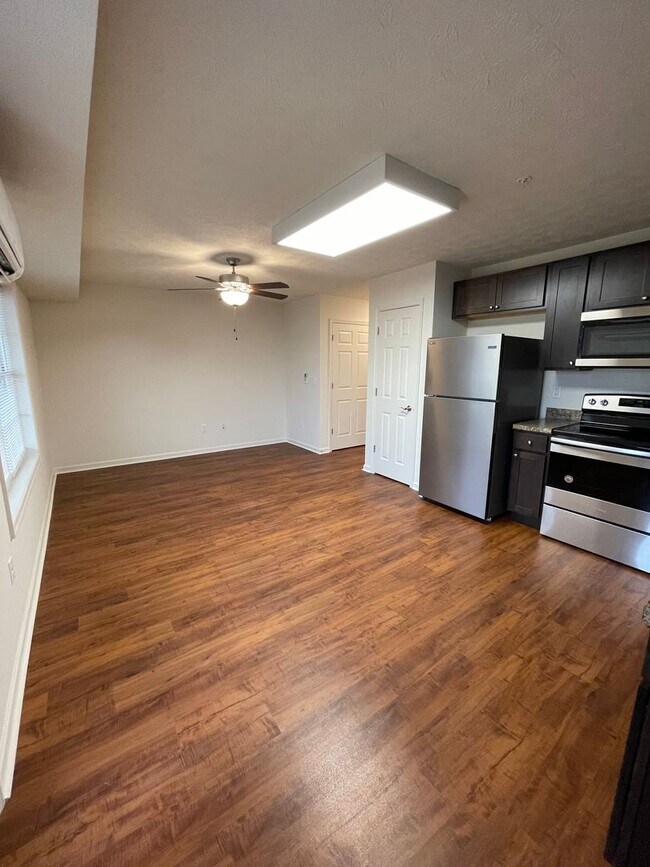 Building Photo - Brand New One Bedroom Garden Apartment