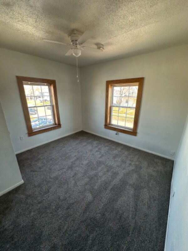 Building Photo - 1602 E Ave NE