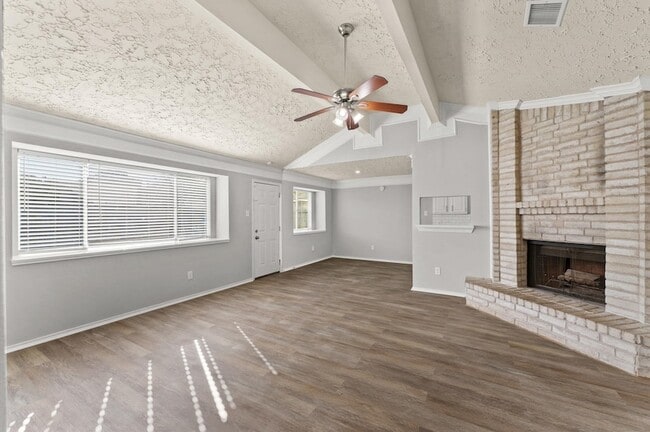 Building Photo - 14003 Vinehill Dr