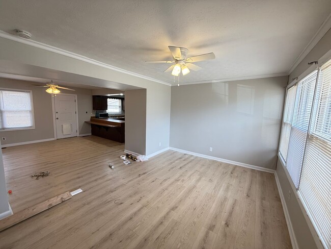 Building Photo - 105 Milton Dr