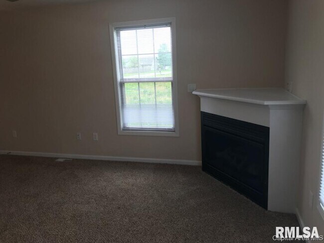 Building Photo - 606 Williamson Ave