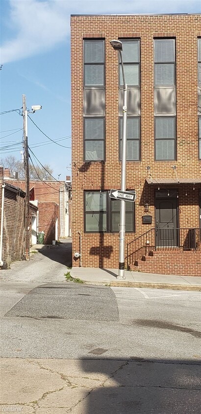 Primary Photo - 205 S Collington Ave