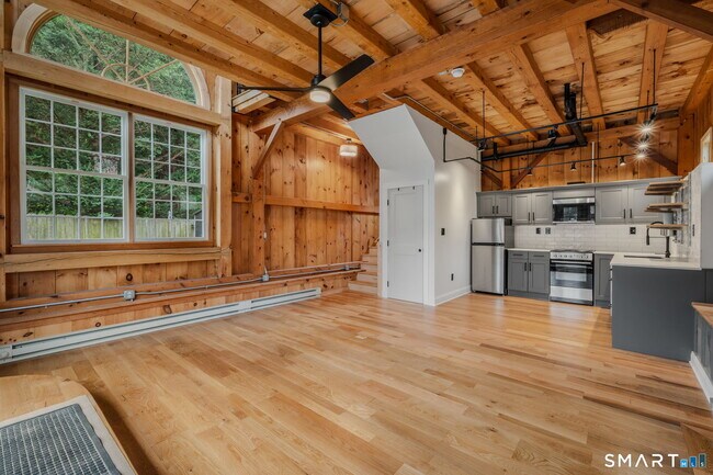 Foto del edificio - 13 Meadowood Ln