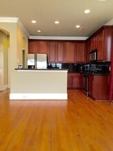 Building Photo - 1328 Studer St