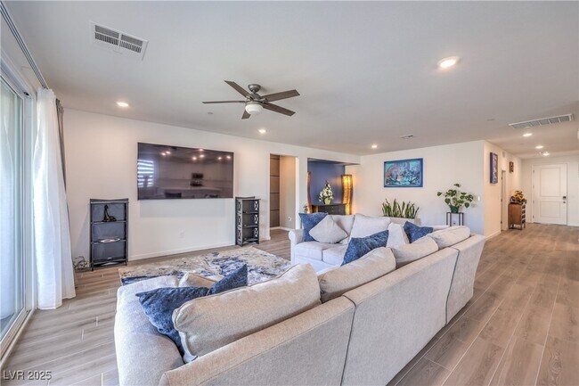 Foto del edificio - 6093 Avery Pointe St