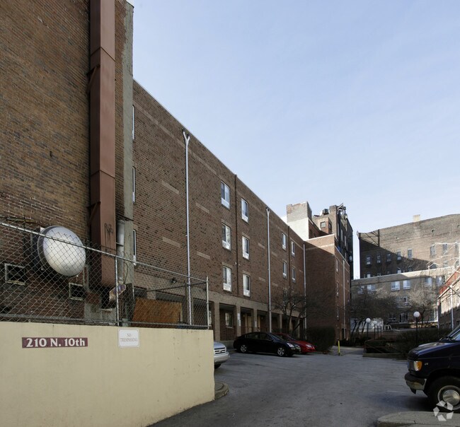 Foto del edificio - Dynasty Court Apartments