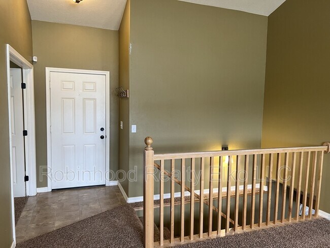 Foto del edificio - 214 Brookwood Dr