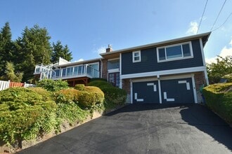 Building Photo - 849 Poplar Way