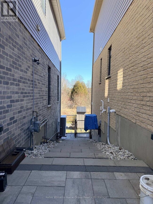 Building Photo - 277 MacAlister Blvd